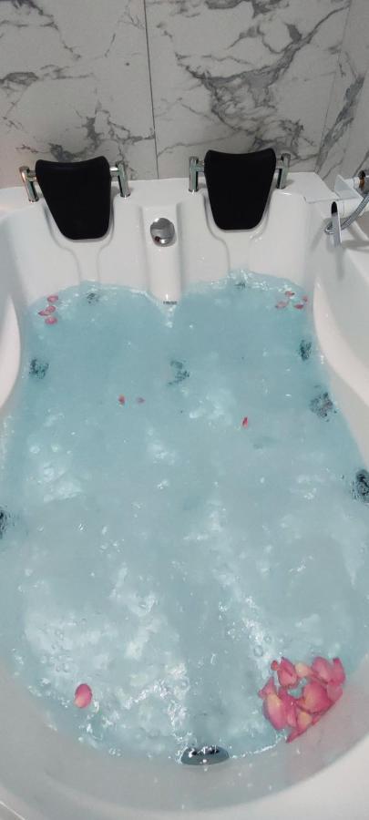 Jacuzzi Belle View Sinaia-Free Parking Daire Dış mekan fotoğraf