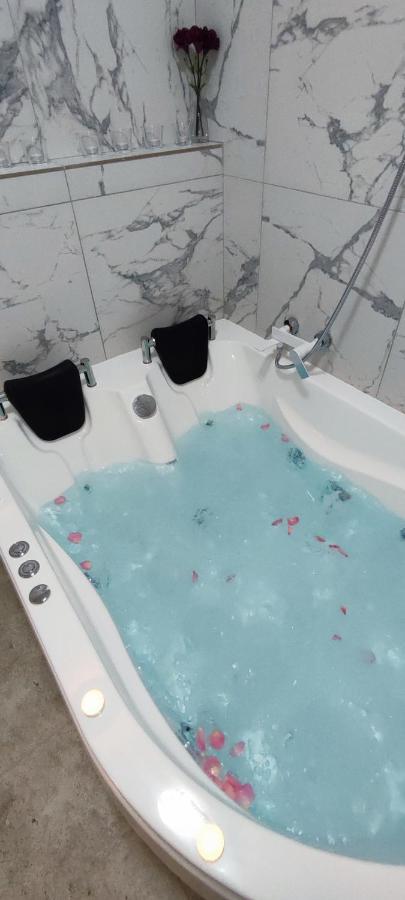Jacuzzi Belle View Sinaia-Free Parking Daire Dış mekan fotoğraf