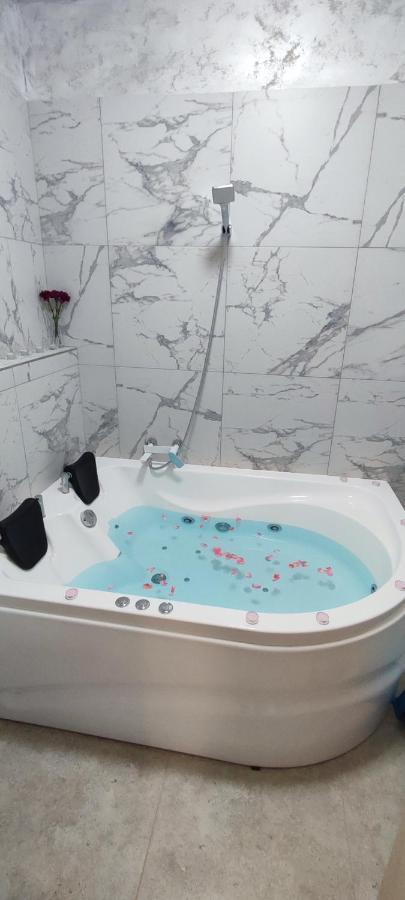 Jacuzzi Belle View Sinaia-Free Parking Daire Dış mekan fotoğraf